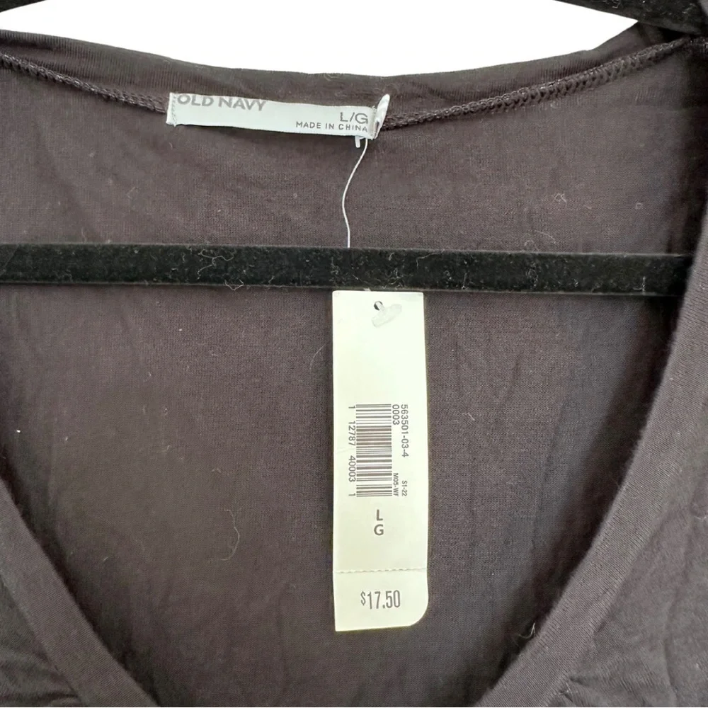 Old Navy Black V-Neck Tank Top - Picture 2 of 3